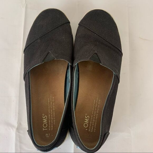 Black Slip On Sneakers Toms Avalon Shoes Low Canvas Loafers Sz 7 - Picture 4 of 10